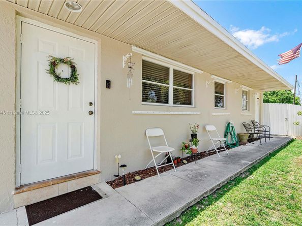 5829 Taylor St, Hollywood FL 33021