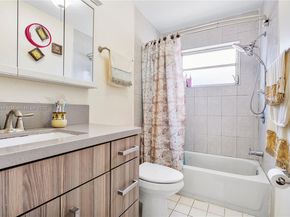5829 Taylor St, Hollywood FL 33021