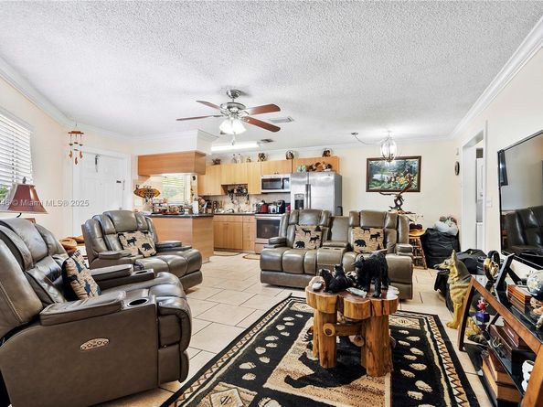 5829 Taylor St, Hollywood FL 33021