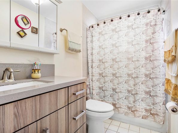 5829 Taylor St, Hollywood FL 33021