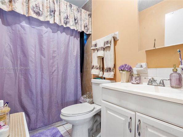 5829 Taylor St, Hollywood FL 33021