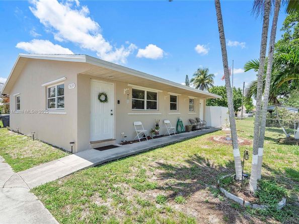 5829 Taylor St, Hollywood FL 33021