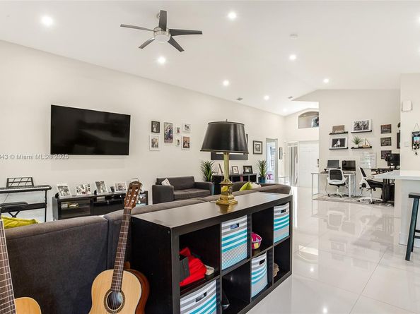 16298 La Costa Dr, Weston FL 33326