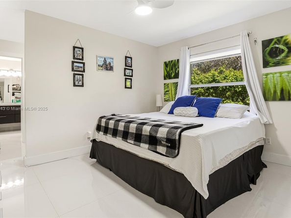 16298 La Costa Dr, Weston FL 33326