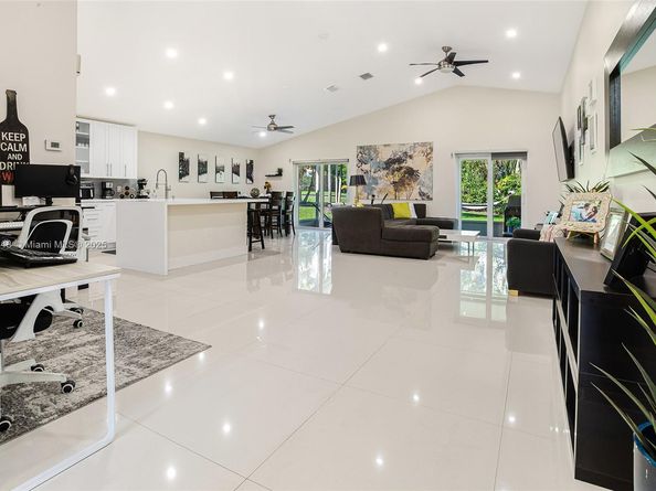 16298 La Costa Dr, Weston FL 33326
