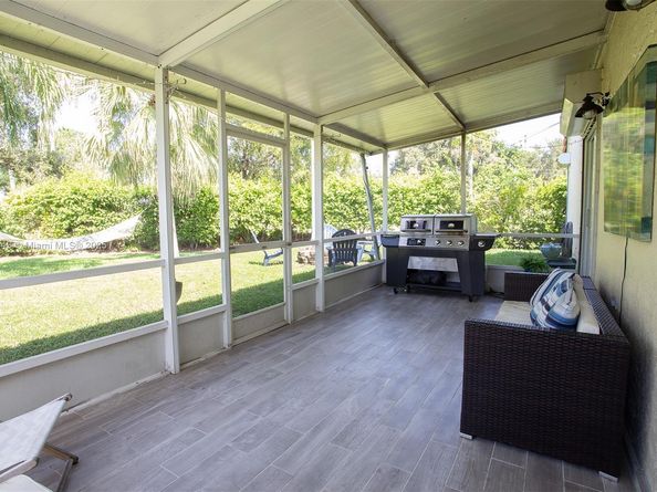 16298 La Costa Dr, Weston FL 33326