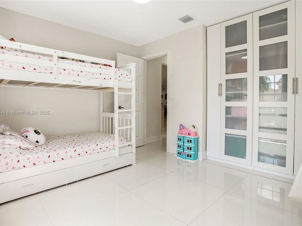 16298 La Costa Dr, Weston FL 33326