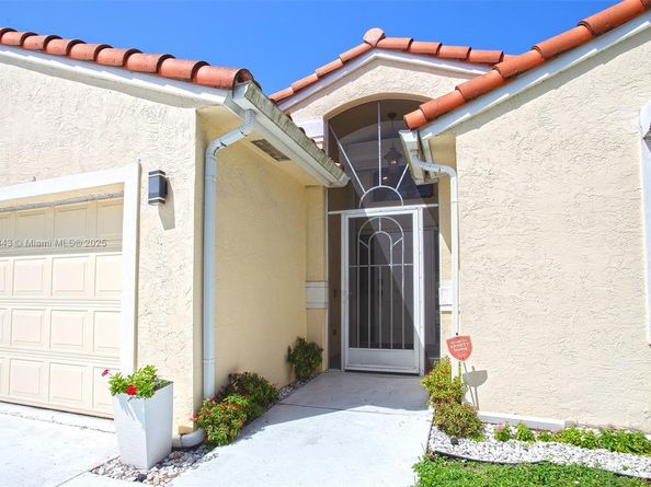 16298 La Costa Dr, Weston FL 33326