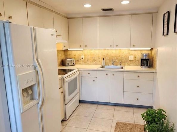 1401 SW 134th Way 106C, Pembroke Pines FL 33027