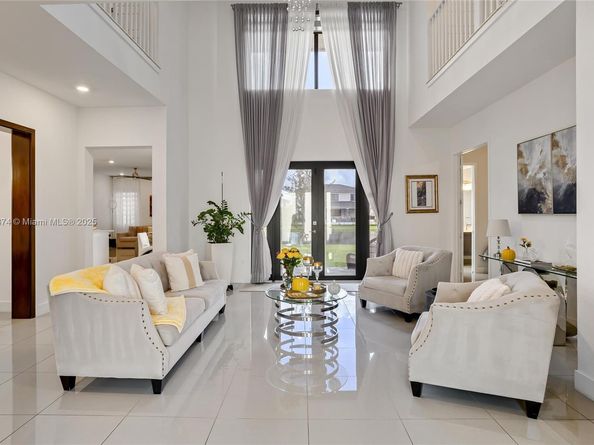 10470 S Lago Vista Cir, Parkland FL 33076