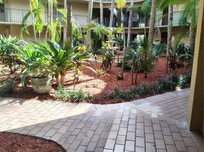 8635 NW 8th St 116, Miami FL 33126