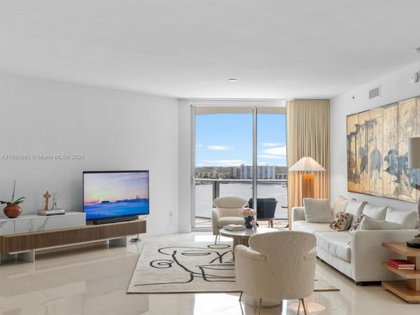 17111 Biscayne Blvd 1104, North Miami Beach FL 33160