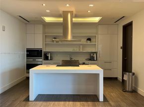 17111 Biscayne Blvd 1104, North Miami Beach FL 33160