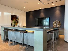 17111 Biscayne Blvd 1104, North Miami Beach FL 33160