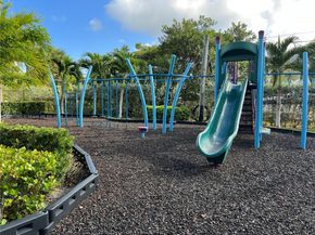 17111 Biscayne Blvd 1104, North Miami Beach FL 33160
