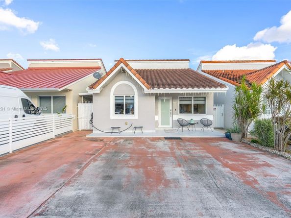 7531 W 29th Way, Hialeah FL 33018