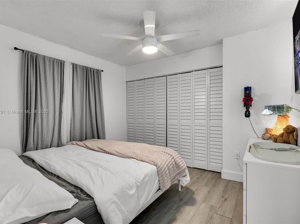 7531 W 29th Way, Hialeah FL 33018