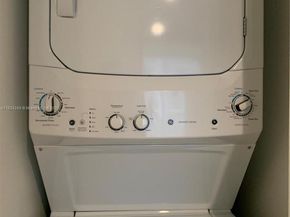 55 SW 9th St 3009, Miami FL 33130