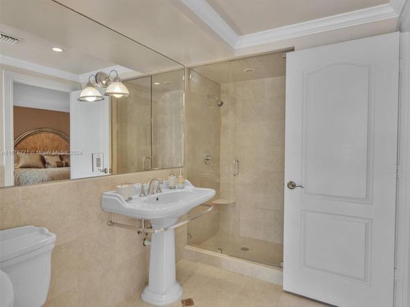 449 Isle Of Palms Dr, Fort Lauderdale FL 33301
