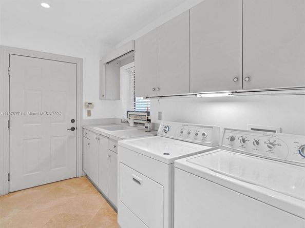449 Isle Of Palms Dr, Fort Lauderdale FL 33301
