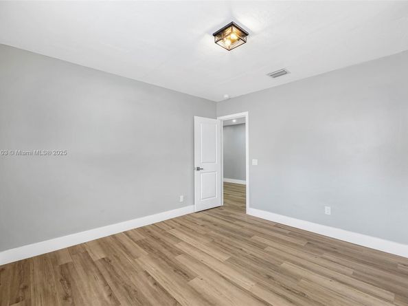 3481 SW 87th Ct, Miami FL 33165