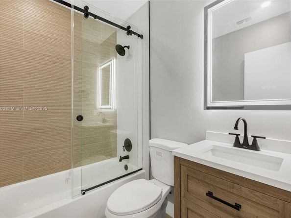 3481 SW 87th Ct, Miami FL 33165