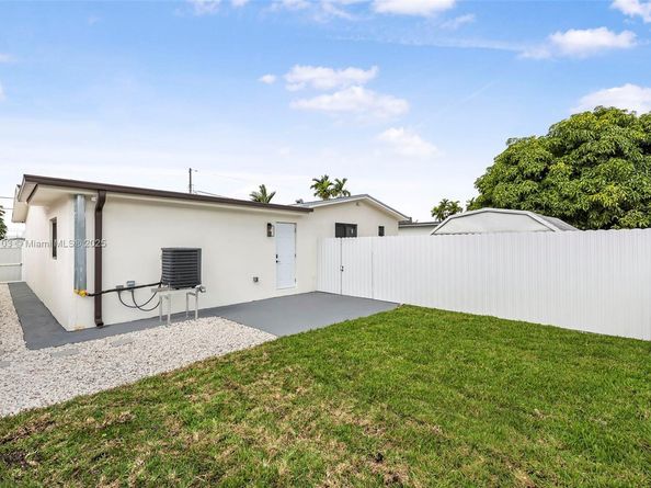 3481 SW 87th Ct, Miami FL 33165