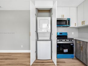 3481 SW 87th Ct, Miami FL 33165