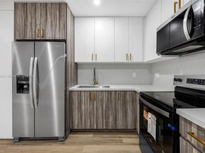 3481 SW 87th Ct, Miami FL 33165