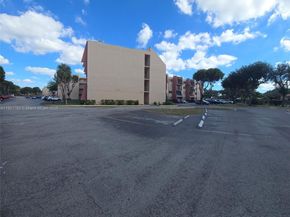 13707 Kendale Lakes Cir PH11, Miami FL 33183