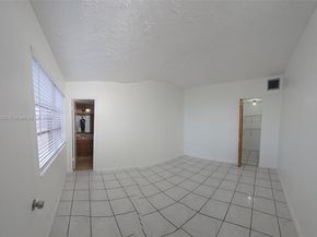 13707 Kendale Lakes Cir PH11, Miami FL 33183