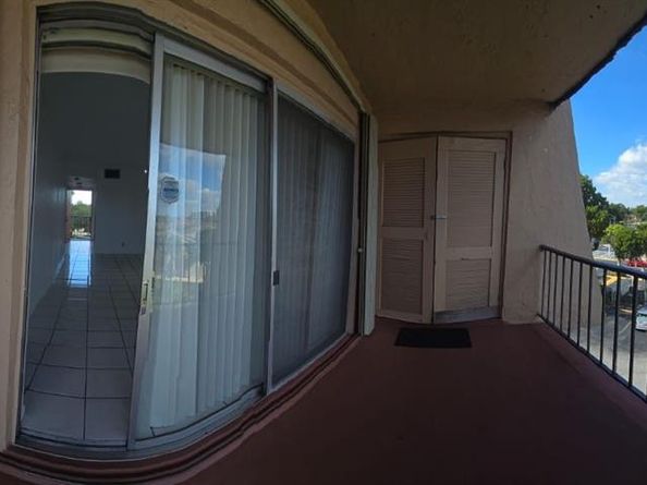 13707 Kendale Lakes Cir PH11, Miami FL 33183