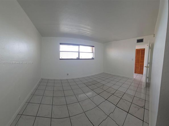 13707 Kendale Lakes Cir PH11, Miami FL 33183