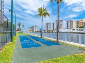 1000 Parkview Dr 1023, Hallandale Beach FL 33009