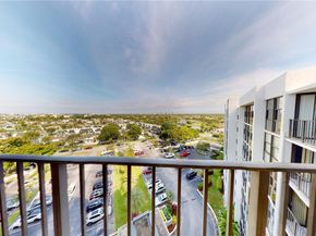 1000 Parkview Dr 1023, Hallandale Beach FL 33009