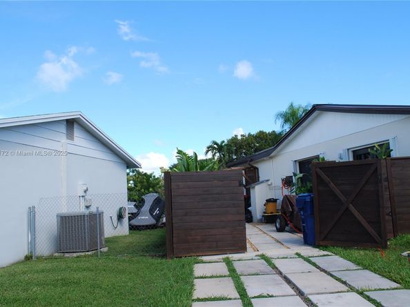 10531 SW 124th Ave, Miami FL 33186
