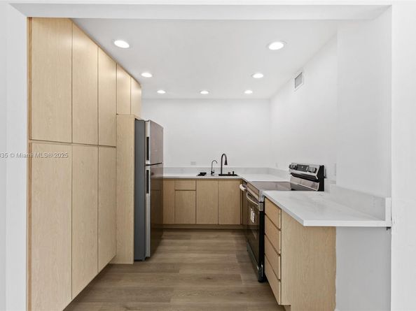 6900 Bay Dr 10I, Miami Beach FL 33141
