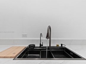 6900 Bay Dr 10I, Miami Beach FL 33141