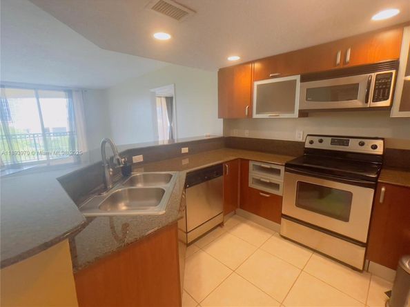 201 Golden Isles Dr 510, Hallandale Beach FL 33009