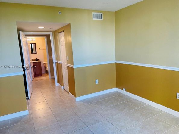 201 Golden Isles Dr 510, Hallandale Beach FL 33009
