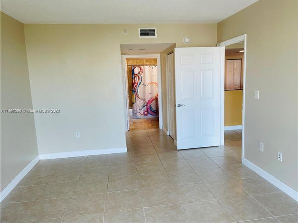 201 Golden Isles Dr 510, Hallandale Beach FL 33009