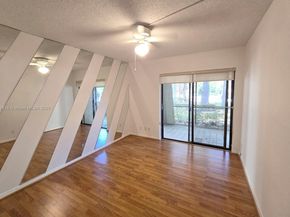 2313 S Cypress Bend Dr 123A, Pompano Beach FL 33069