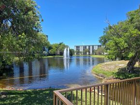 2313 S Cypress Bend Dr 123A, Pompano Beach FL 33069
