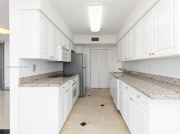 3400 NE 192nd St LPH5, Aventura FL 33180
