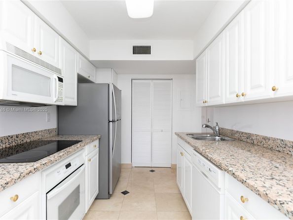 3400 NE 192nd St LPH5, Aventura FL 33180