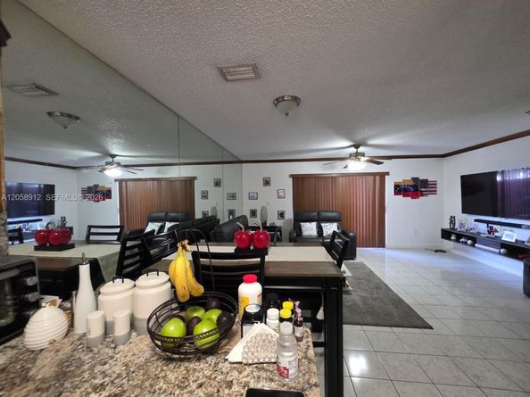 8085 NW 8th St 6, Miami FL 33126