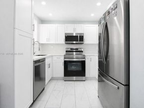 14951 SW 82nd Ln 17402, Miami FL 33193