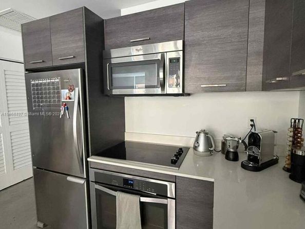 151 SE 1st St 503, Miami FL 33131