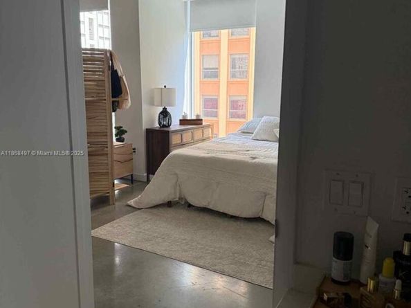 151 SE 1st St 503, Miami FL 33131