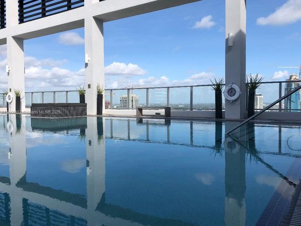 151 SE 1st St 503, Miami FL 33131